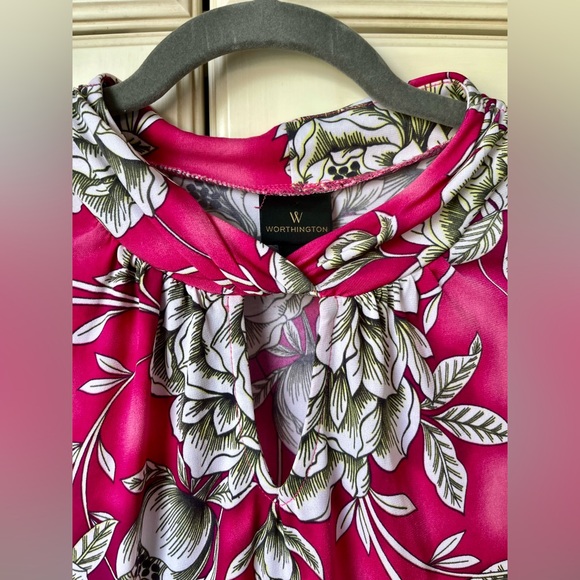 Worthington pink top, sleeveless with floral design. Large. - Picture 2 of 6